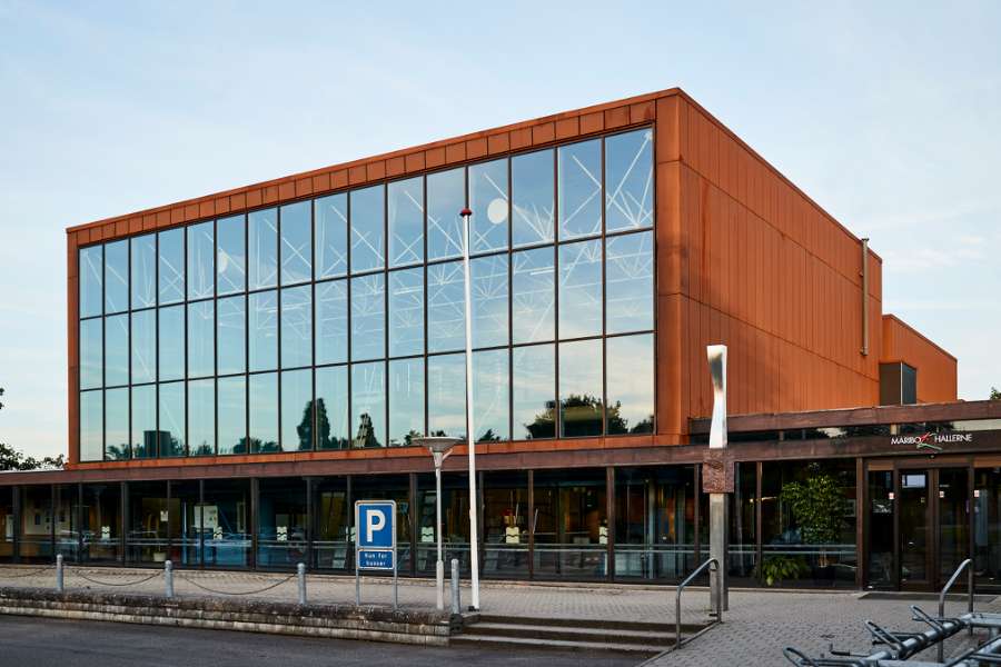 Smukke facadekassetter i cortenstål, Maribo Svømmehal, Ved Stadion 4, 4930 Maribo
